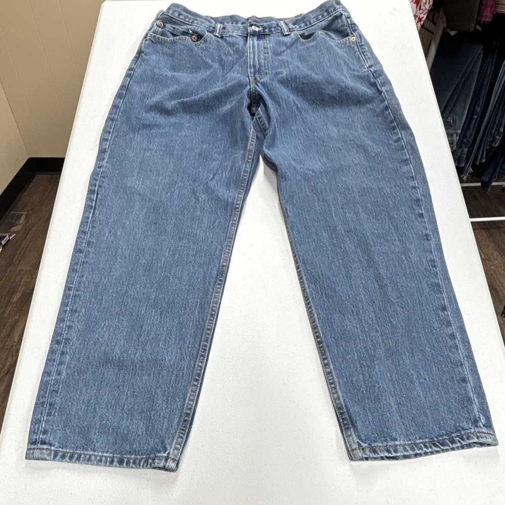 Levi's 550 Men's 38x30 Relaxed Fit Mid Rise Medium Wash Blue Denim Tapered Jeans